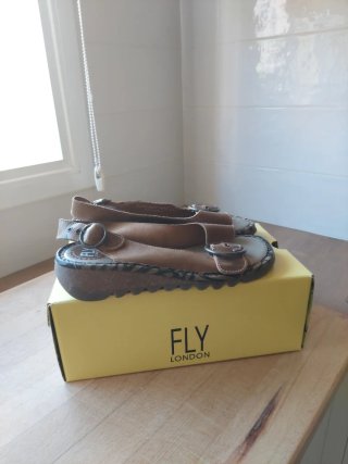 Sandalias Fly London Beige/Marrón Hebilla