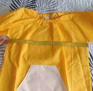 Bata escolar amarilla talla 4