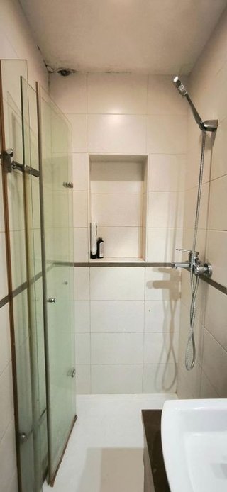 Local comercial en venta en La Torrassa en Hospitalet de Llobregat, L´