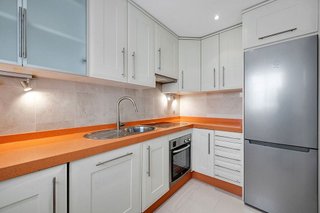 Piso en alquiler en Los Naranjos - Las Brisas en Marbella