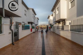 Casa adosada en venta en Gójar