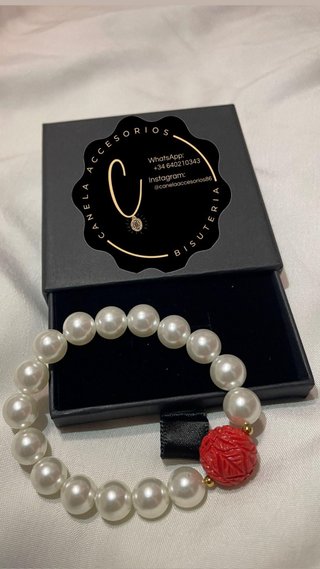 Pulsera perlas y piedra natural roja
