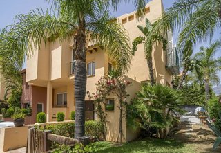 Casa pareada en alquiler en Nueva Andalucía centro en Marbella