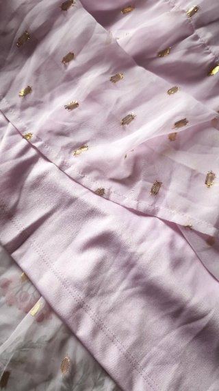 Vestido lila con estampado dorado Vila