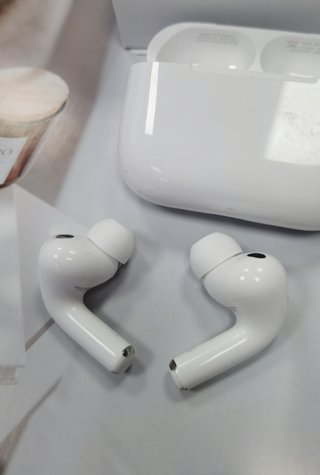 AirPods Pro 3 estado casi nuevo