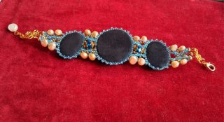 Pulsera artesanal con piedras natural  y perlas