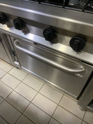 Cocina industrial 4 fuegos con horno