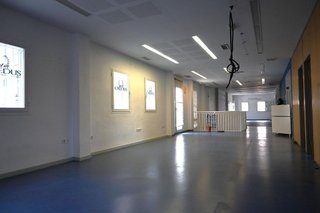 Local comercial en alquiler en Colores - Entreparques en Sevilla
