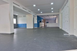 Local comercial en alquiler en Colores - Entreparques en Sevilla