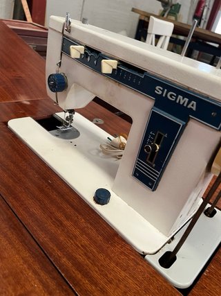 Máquina de coser SIGMA