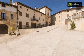 Casa adosada en venta en Yerri