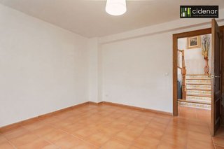 Casa adosada en venta en Yerri