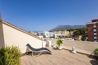 Ático en venta en Playa de la Fontanilla en Marbella