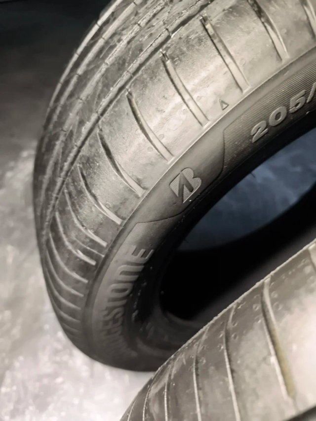 2 Neumáticos Bridgestone 205/55 R16 V