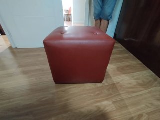 Reposapiés de piel rojo