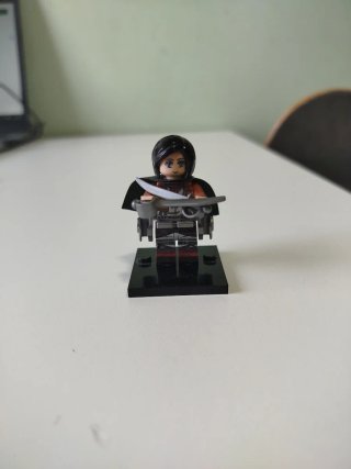 Figura LEGO Mikasa Ataque a los Titanes