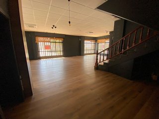 Local comercial en alquiler en Rianxo