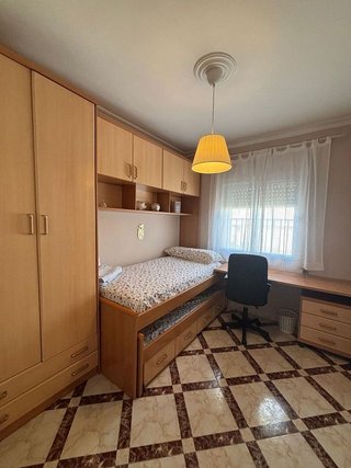 Piso en alquiler en Tres Huertas - El Torrejón - El Cerezo en Sevilla