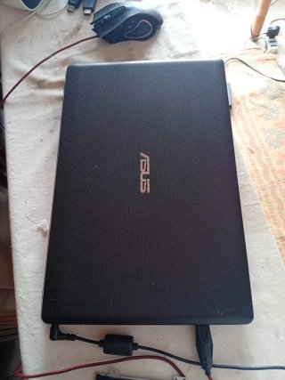 Asus AMD A4 F552W Notebook