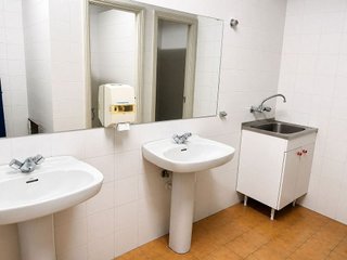 Local comercial en alquiler en Simancas en Madrid