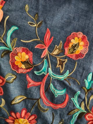 Vestido vaquero bordado floral