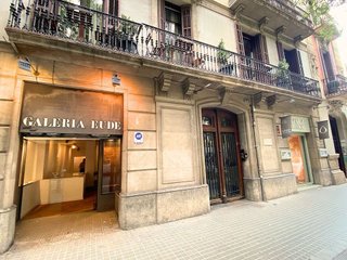 Local comercial en alquiler en La Dreta de l'Eixample en Barcelona