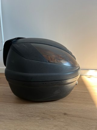 Baúl GIVI para moto con llave