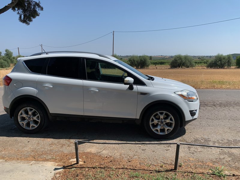 Ford Kuga 2011 - foto 1