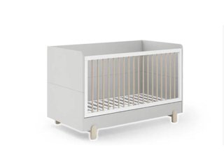 Cuna de bebé moderna gris y madera