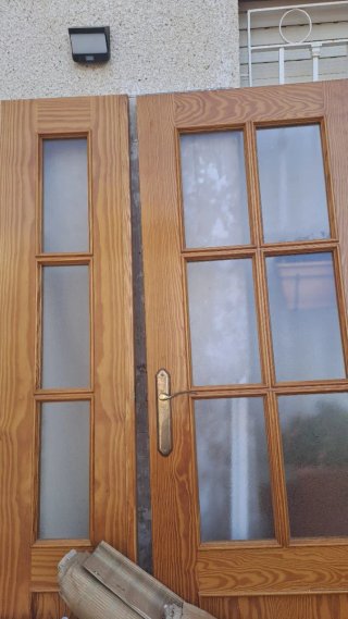 Puertas de madera con cristal, con los marcos.