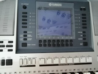 Yamaha PSR-S700 Sintetizador Teclado con soporte