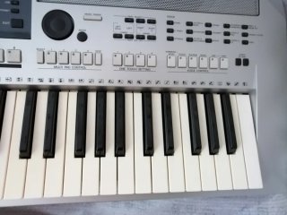 Yamaha PSR-S700 Sintetizador Teclado con soporte
