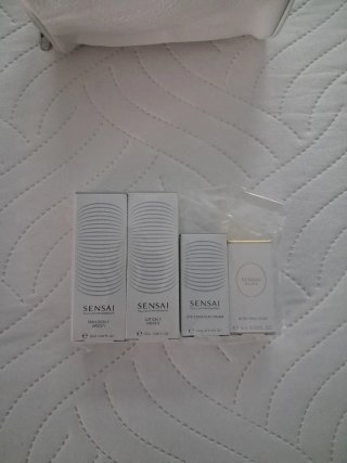 Neceser Sensai Blanco + Muestras