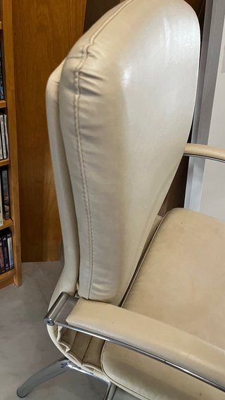 Silla de oficina piel y acero inoxidable beige