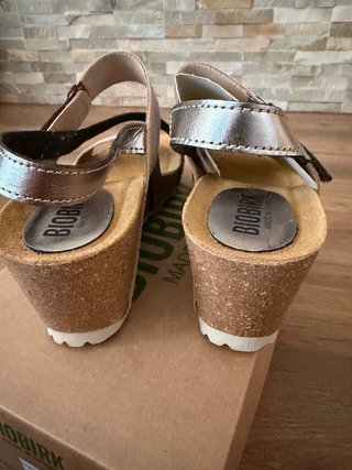 Sandalias BIOBIRK cuña piel beige/dorado T39