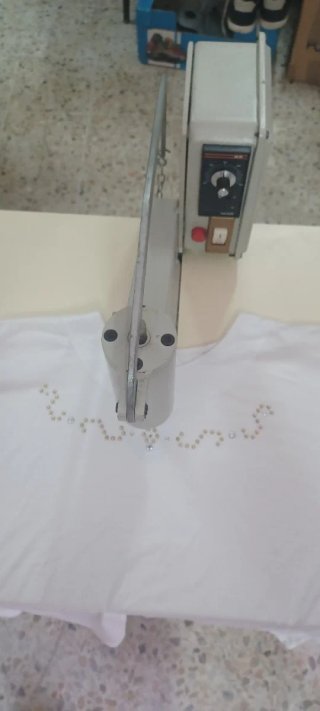 Máquina para poner pedrería Eliwell