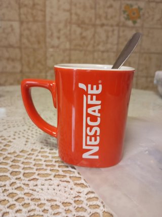Taza Nescafé Roja