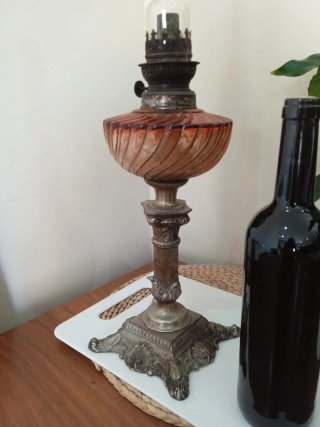 Quinqué o lampara  aceite antiguo, bronce y marmol