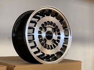 ultimo juego! RC 354 en 5.5x13 4X100 ET30 clásica