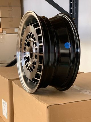 ultimo juego! RC 354 en 5.5x13 4X100 ET30 clásica