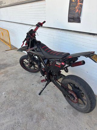 Rieju MRT Supermotard Negra y Roja