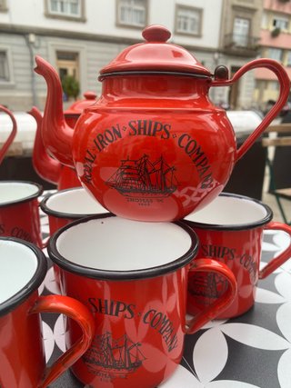 Juego tetera y tazas Royal Iron Ship