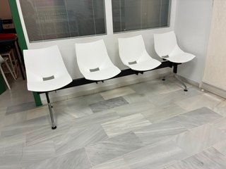 Bancada 4 asientos blanca y metal