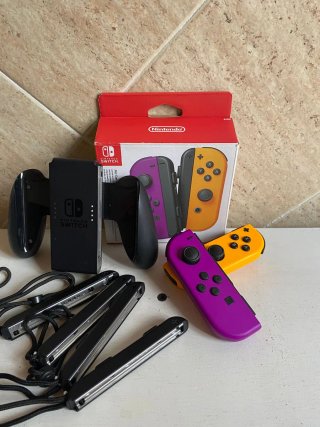 Consola Nintendo Switch Azul y Rojo