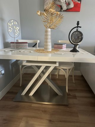 Mesa comedor extensible blanca lacada
