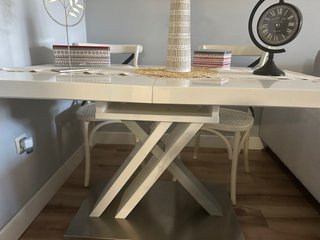 Mesa comedor extensible blanca lacada