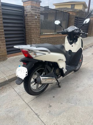 Honda SH 125cc Scooter Blanca