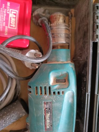 Taladro Percutor Makita con Maletín