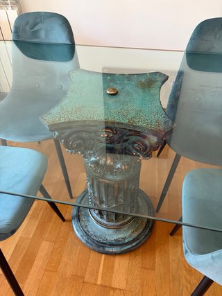 Mesa cristal + (4 sillas (opcional))