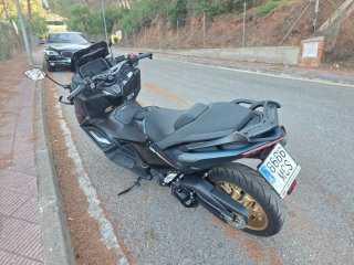 Yamaha T-MAX TECH MAX 2022 Negra